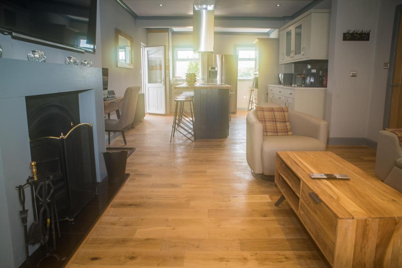 Luxury Super Central Cottage With A Hot Tub/ Gym Portree Buitenkant foto
