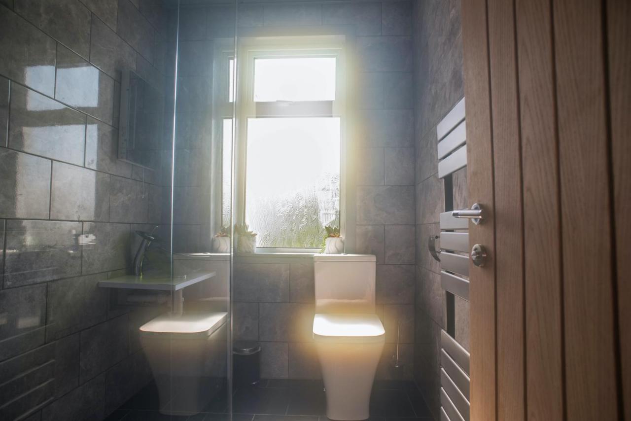 Luxury Super Central Cottage With A Hot Tub/ Gym Portree Buitenkant foto