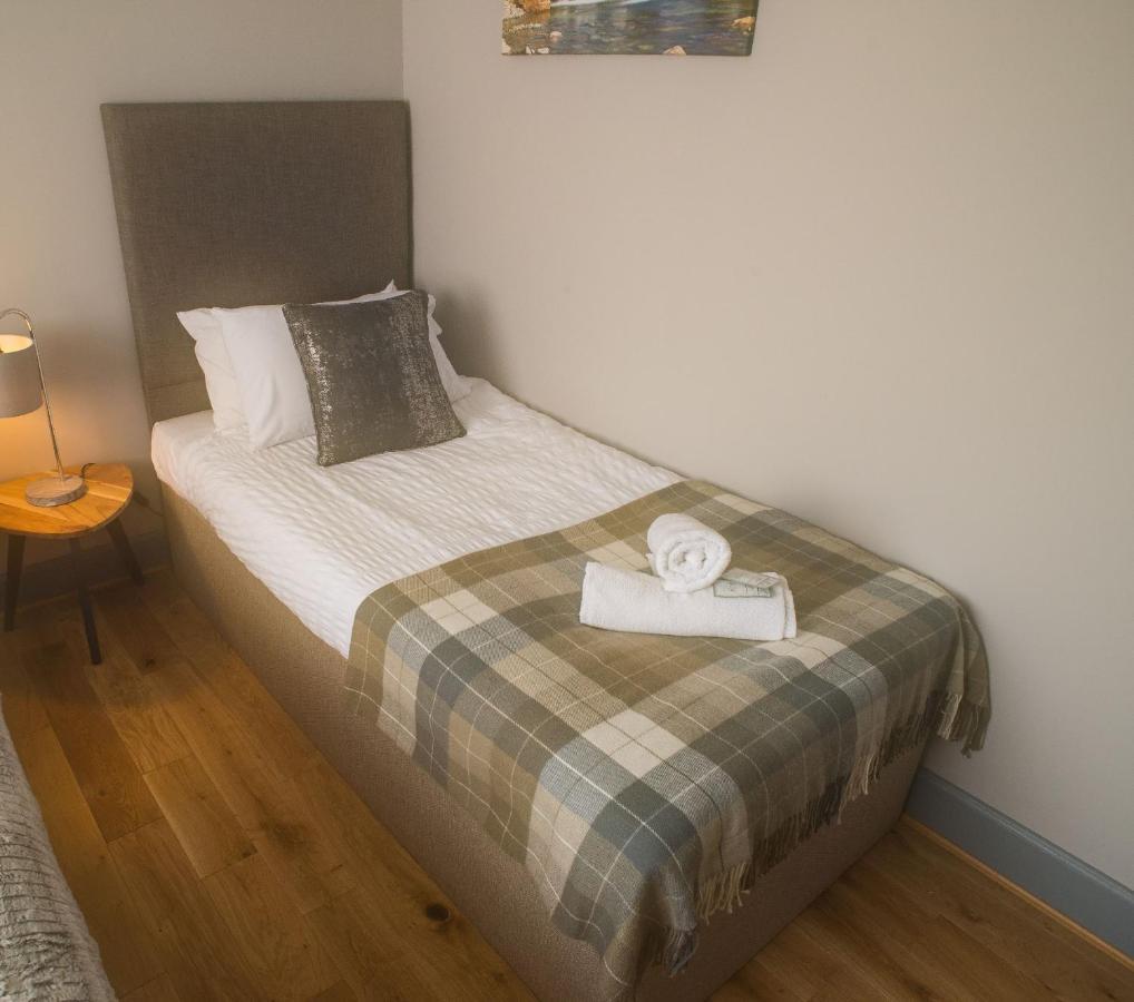 Luxury Super Central Cottage With A Hot Tub/ Gym Portree Buitenkant foto
